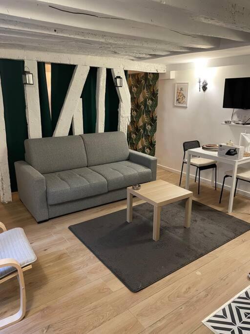 Appartement Confortable - Opera - Place De La Madeleine - Saint Martin - 4 Pers パリ エクステリア 写真